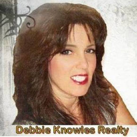 debbieknowles